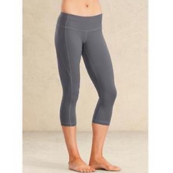 Athleta Pants - Athleta grey cropped leggings